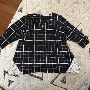 Zac and Rachel 2X Women's Black Geo Pattern Stretch Blouse Flare Bottom